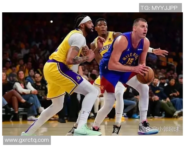 湖人对决掘金球鞋之战谁能赢得球场风尚与潮流之巅